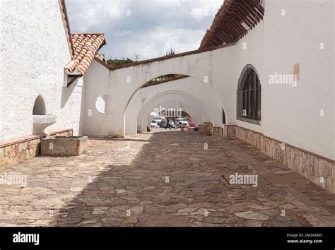  Voyages Imaginaires en Architecture Colombienne: Un Trésor Caché pour les Amoureux de l’Architecture