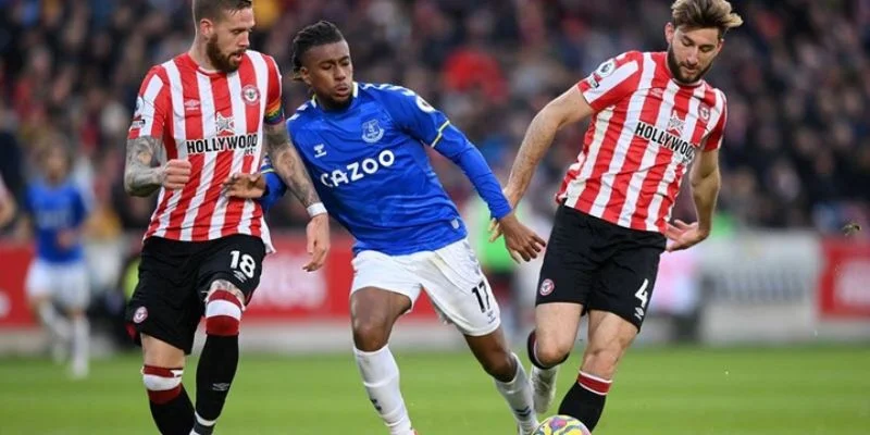 Phân tích phong độ thi đấu khi soi kèo Everton vs Brentford